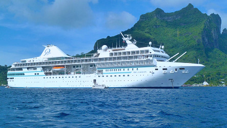 Cruise ship tours: Paul Gauguin Cruises' Paul Gauguin